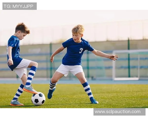 掌握足球踢腿术的技巧与训练方法助你成为场上明星球员