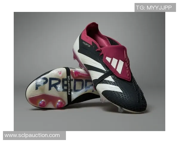 探索足球黑鞋的魅力与性能提升，助力球场表现的秘密与技巧分享